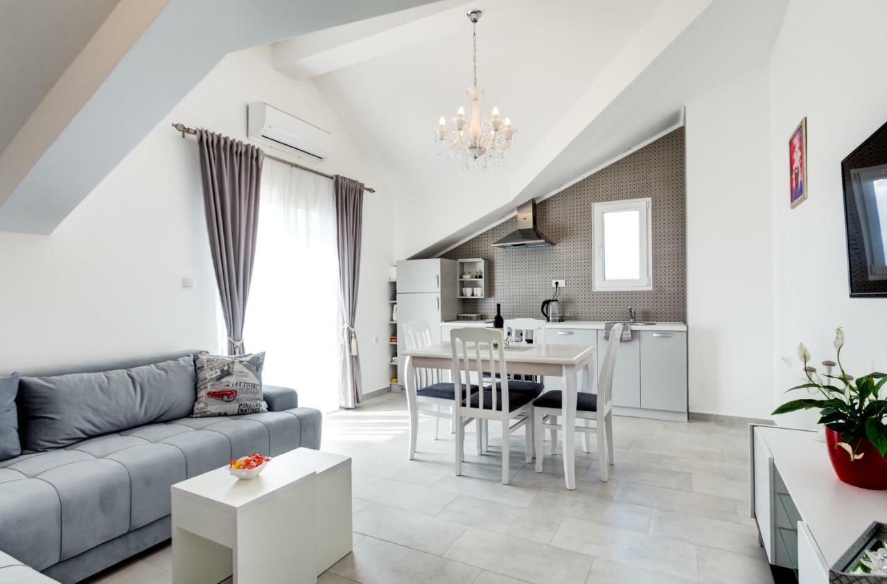 Sunny Nest Apartments Kotor Bagian luar foto