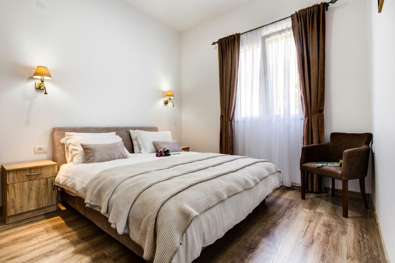 Sunny Nest Apartments Kotor Bagian luar foto