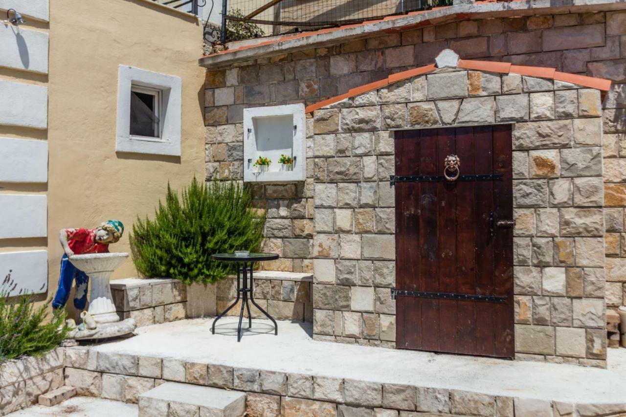 Sunny Nest Apartments Kotor Bagian luar foto